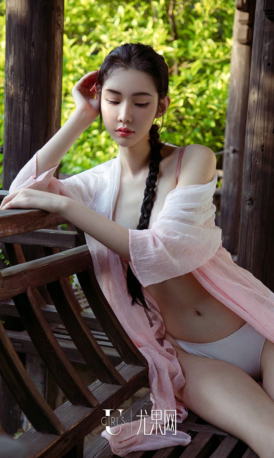 庭院深处有佳人 迷上美色欲断魂