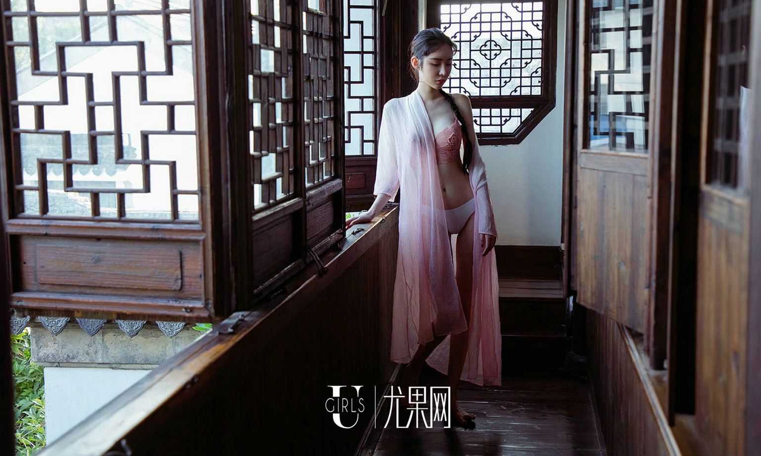 庭院深处有佳人 迷上美色欲断魂