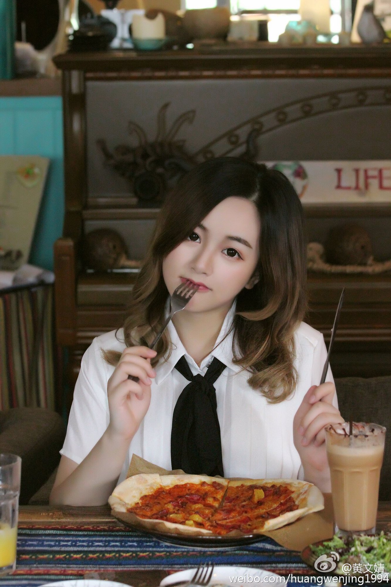 黄文婧 2016ChinaJoy电魂展台SG
