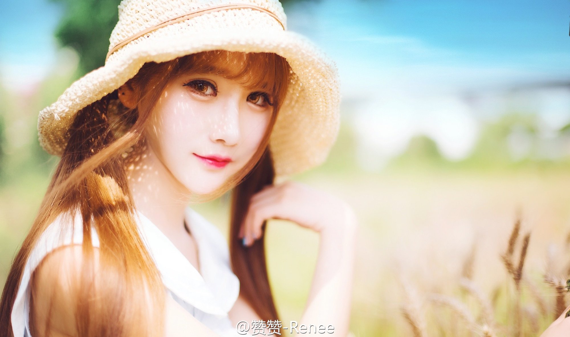 赞赞Renee 2016ChinaJoy多玩游戏展台SG