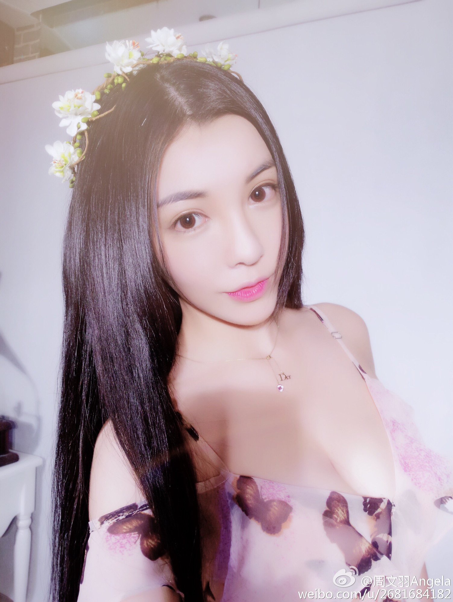 周文羽Angela 童颜巨乳好身材私房美图