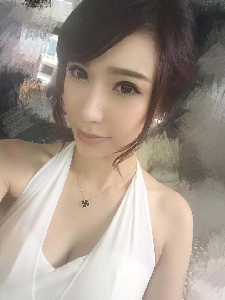 张筱于 电力十足的白皙长腿美模~
