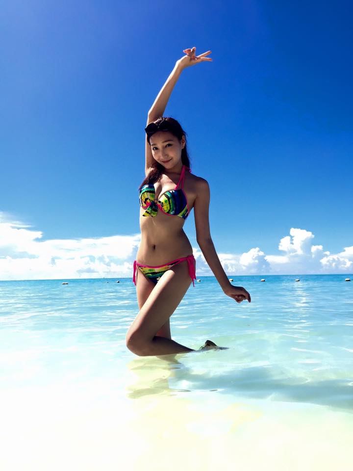 陈逸婕Tina 32C长腿车模私房照诱惑写真图