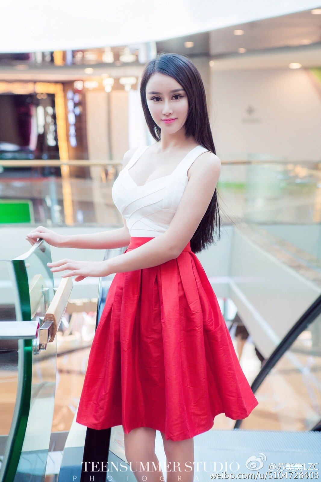 苏美美 大胸姐姐微博私房写真图