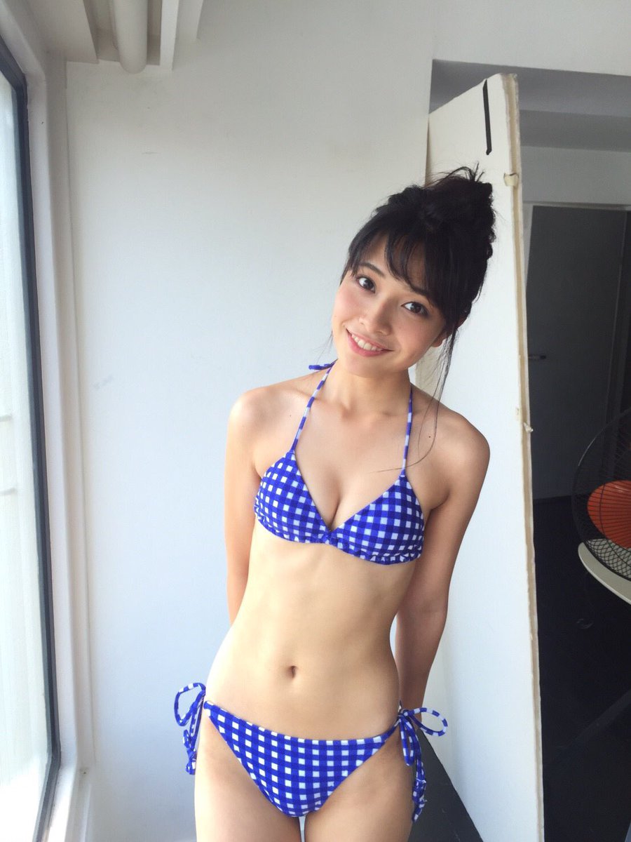 内山爱 现役女子高中生挑战比基尼