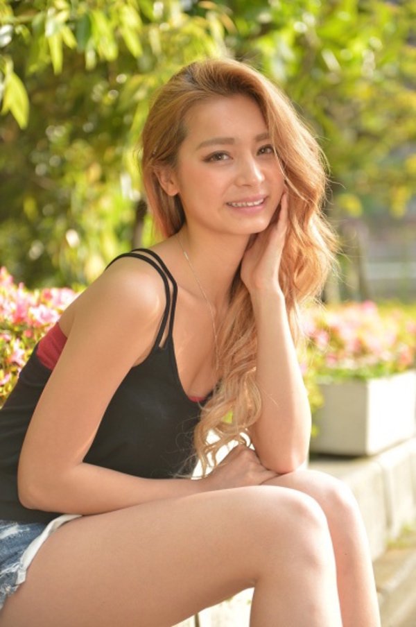 远山茜子 比基尼写真图出道的美少女