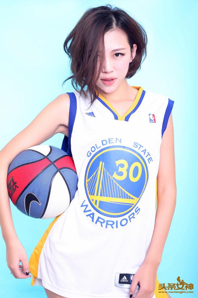 乔米 #头条女神#库里美女球迷性感写真图