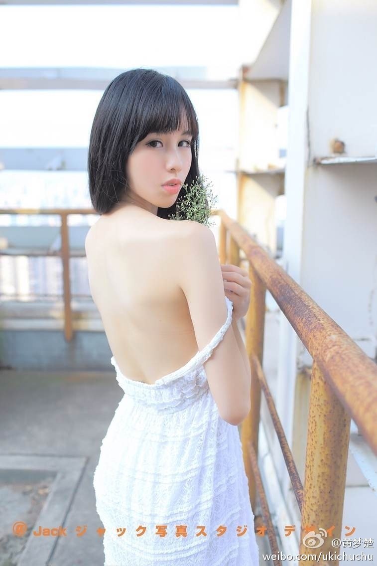 黄梦楚 短发冷艳美女写真图