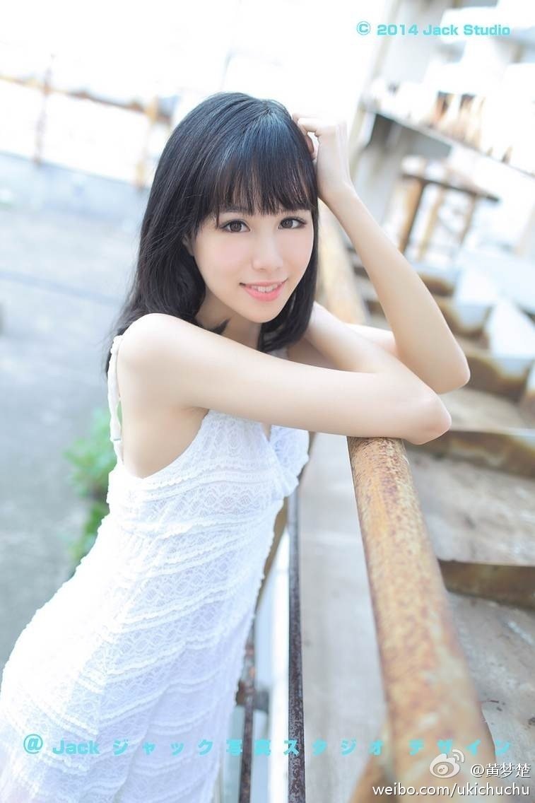 黄梦楚 短发冷艳美女写真图