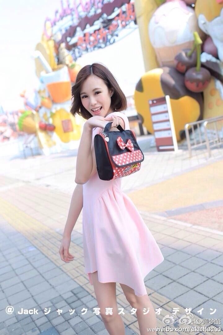 黄梦楚 短发冷艳美女写真图
