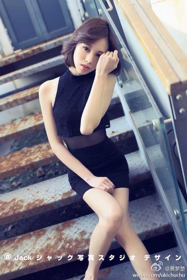 黄梦楚 短发冷艳美女写真图