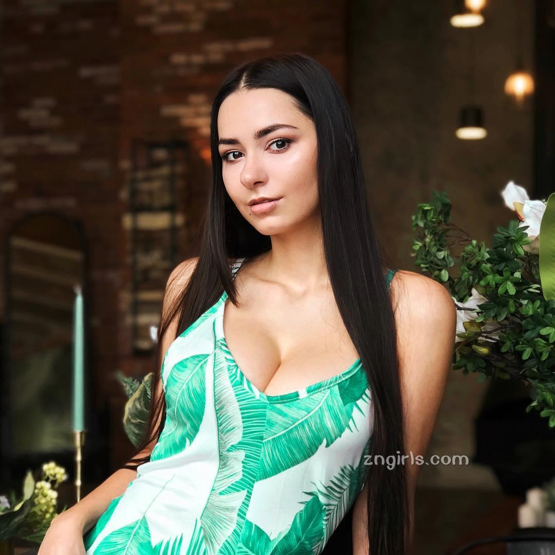 Helga Lovekaty- 俄罗斯最具杀伤力的嫩模