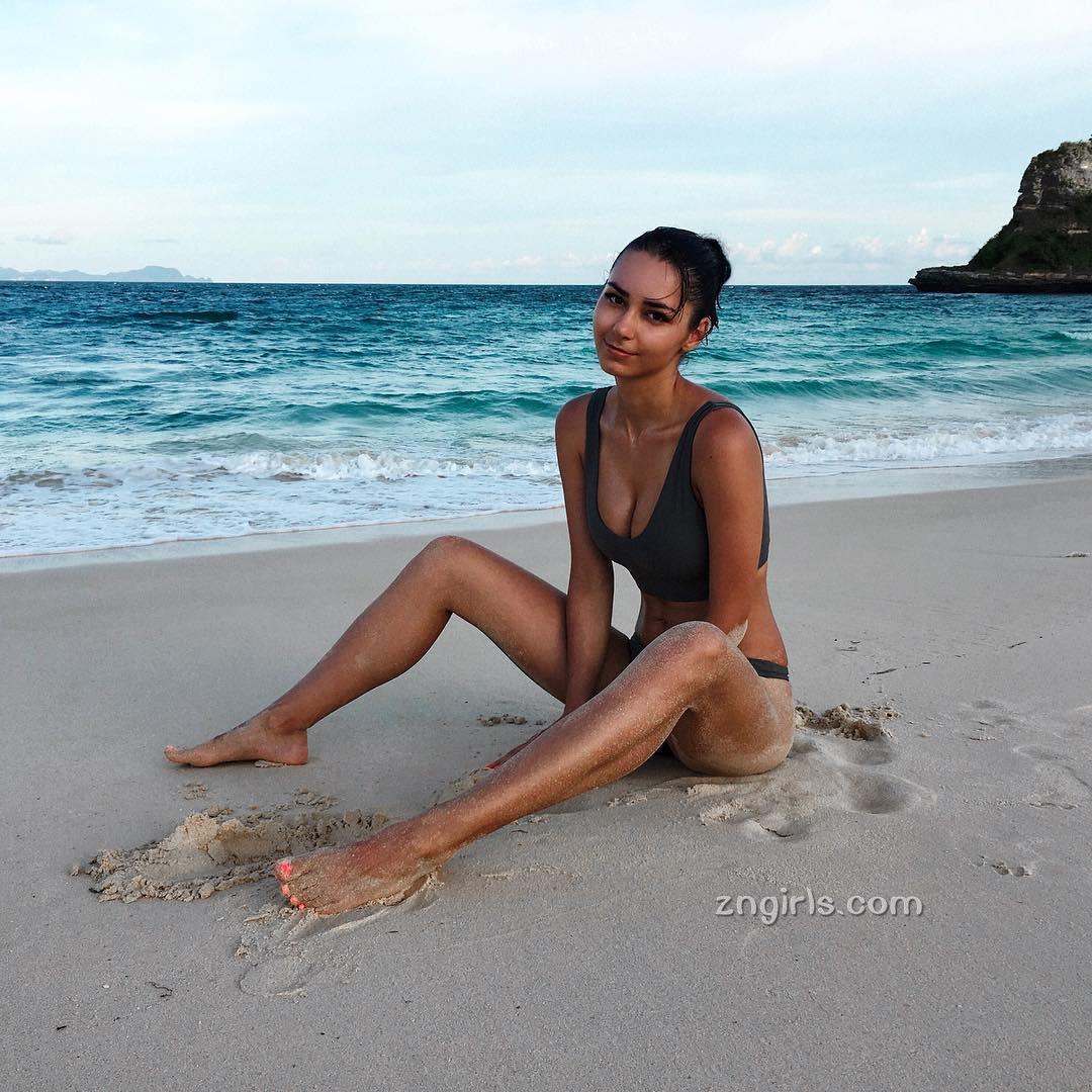Helga Lovekaty- 俄罗斯最具杀伤力的嫩模