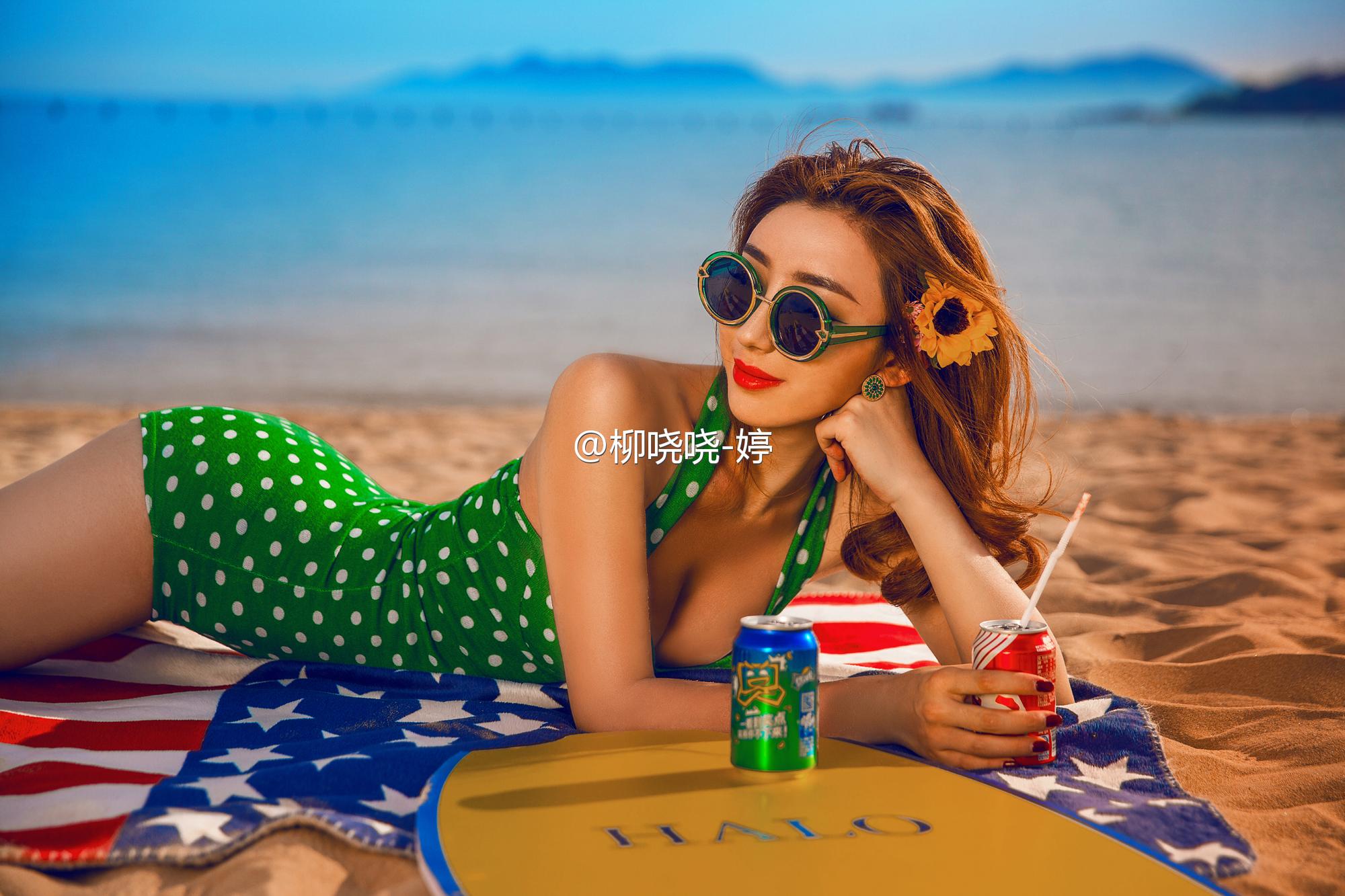 柳小婷 高挑车模微博靓照