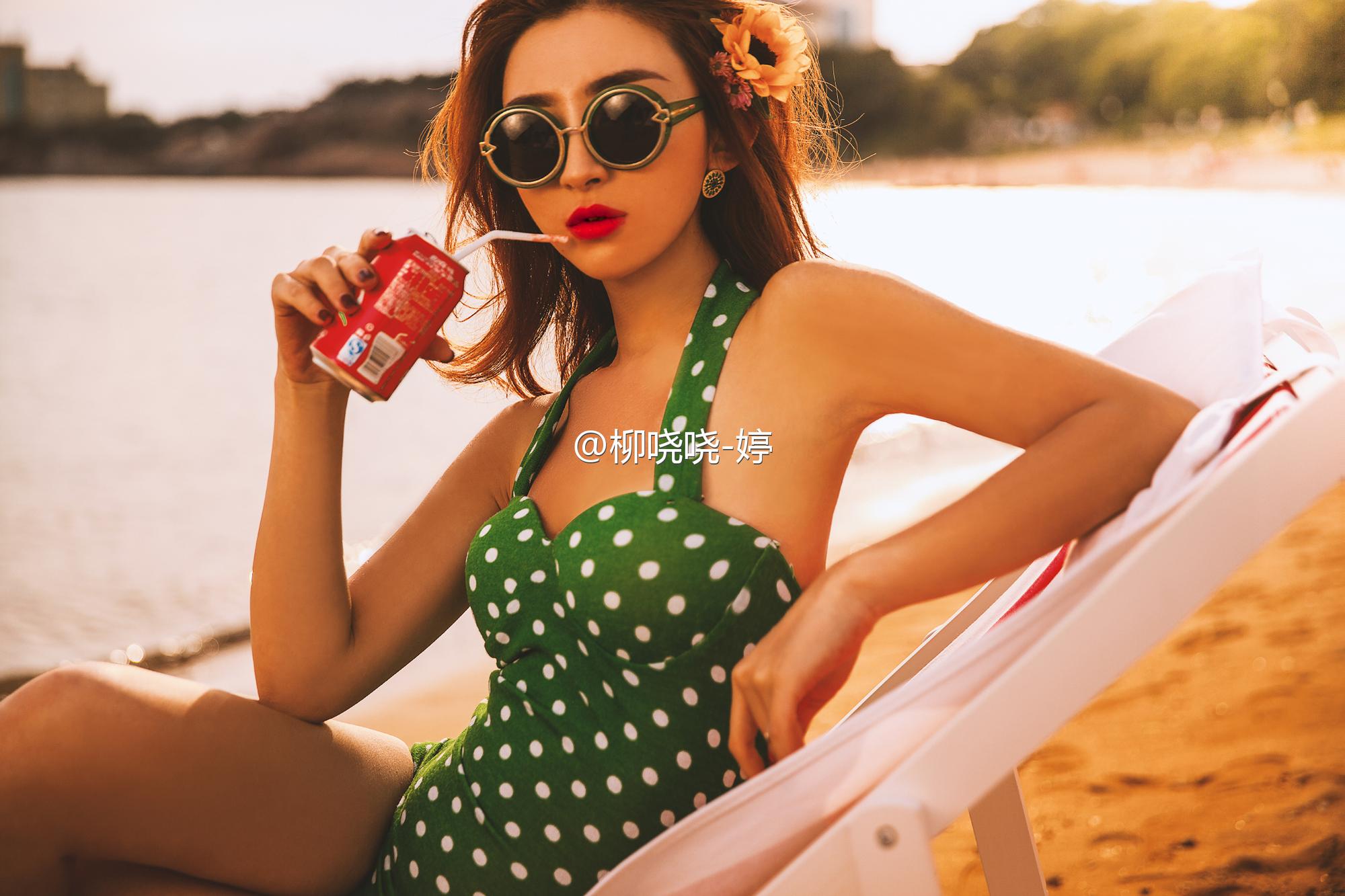 柳小婷 高挑车模微博靓照