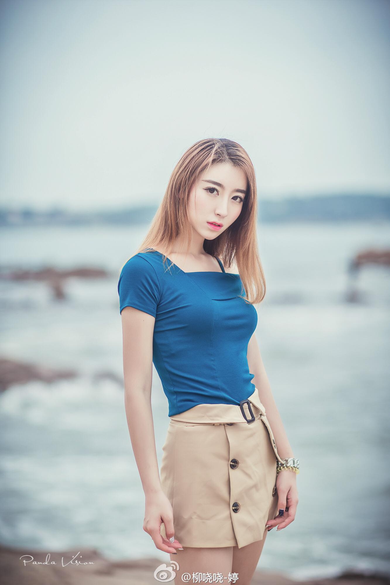 柳小婷 高挑车模微博靓照