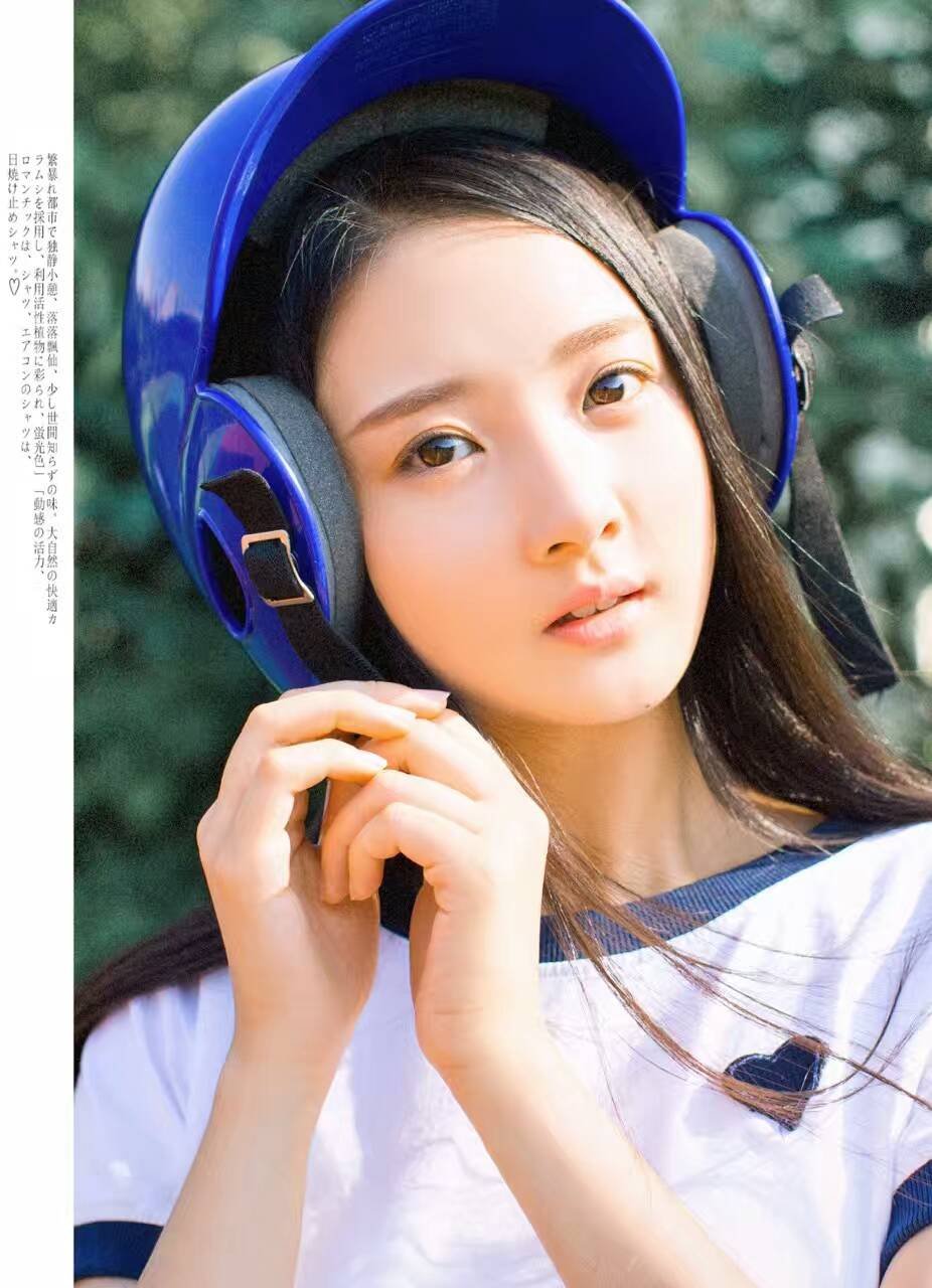 廖银玥Moon 西南财经效果唯美私房写真图