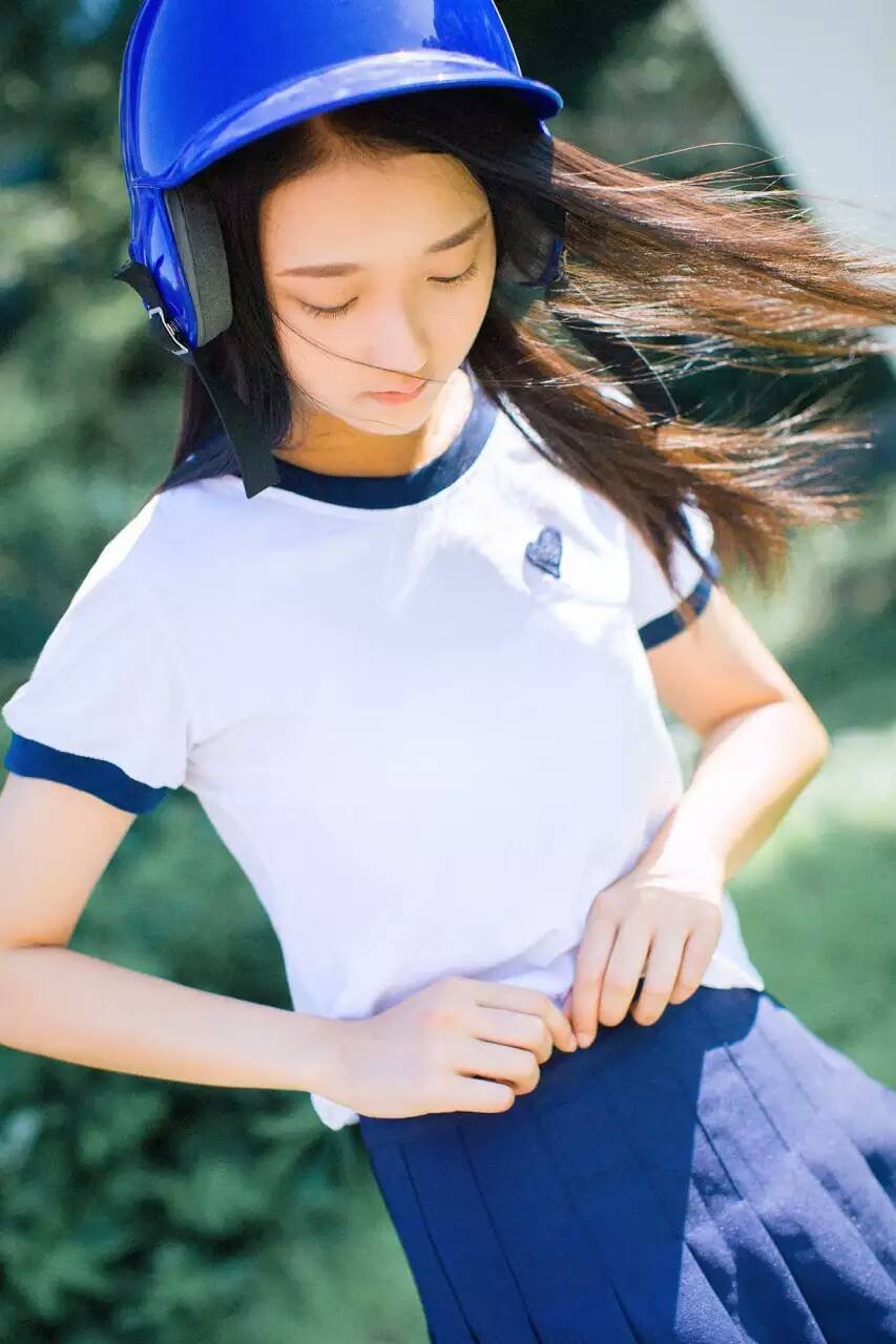 廖银玥Moon 西南财经效果唯美私房写真图