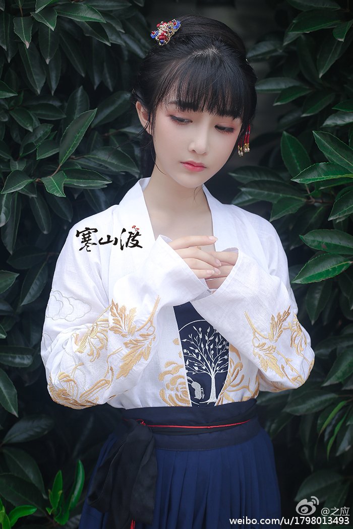 之应 萝莉妹子俏皮写真图