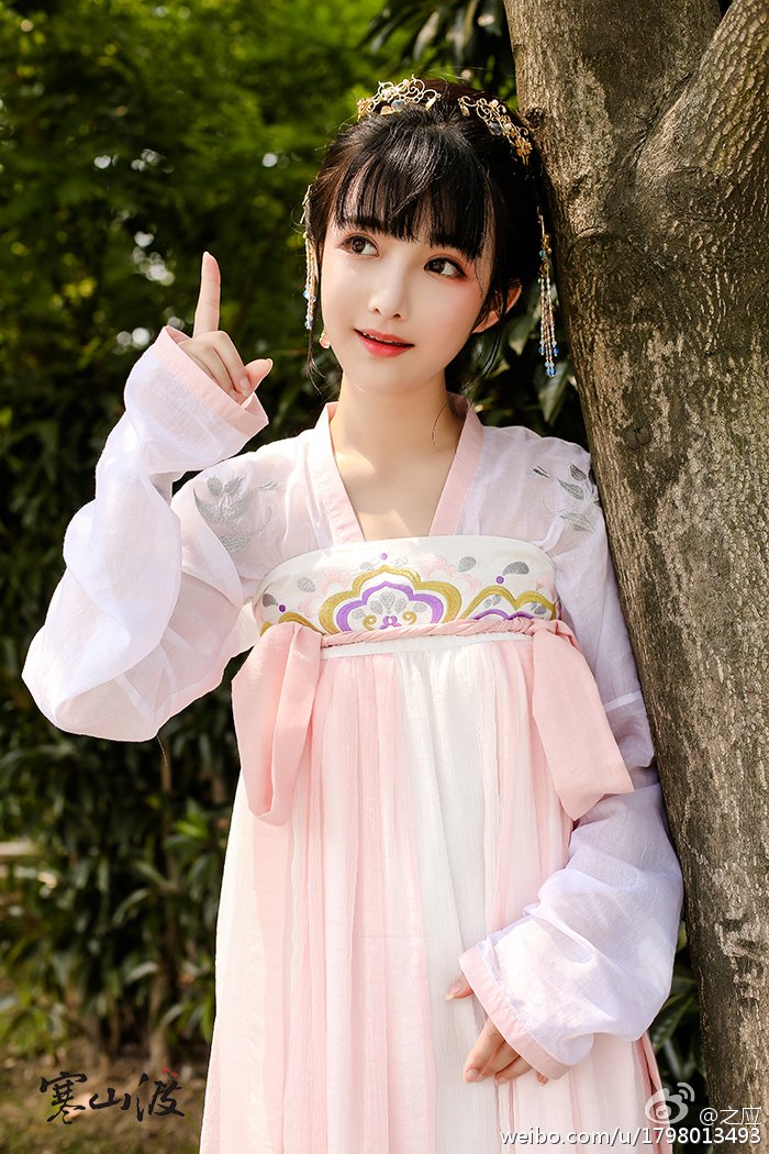 之应 萝莉妹子俏皮写真图