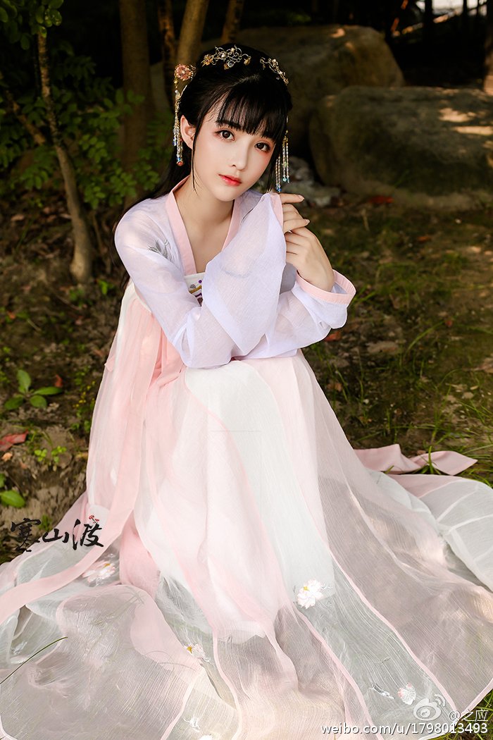 之应 萝莉妹子俏皮写真图