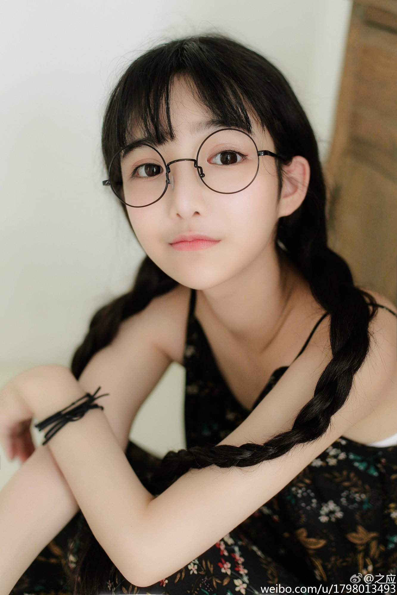 之应 萝莉妹子俏皮写真图