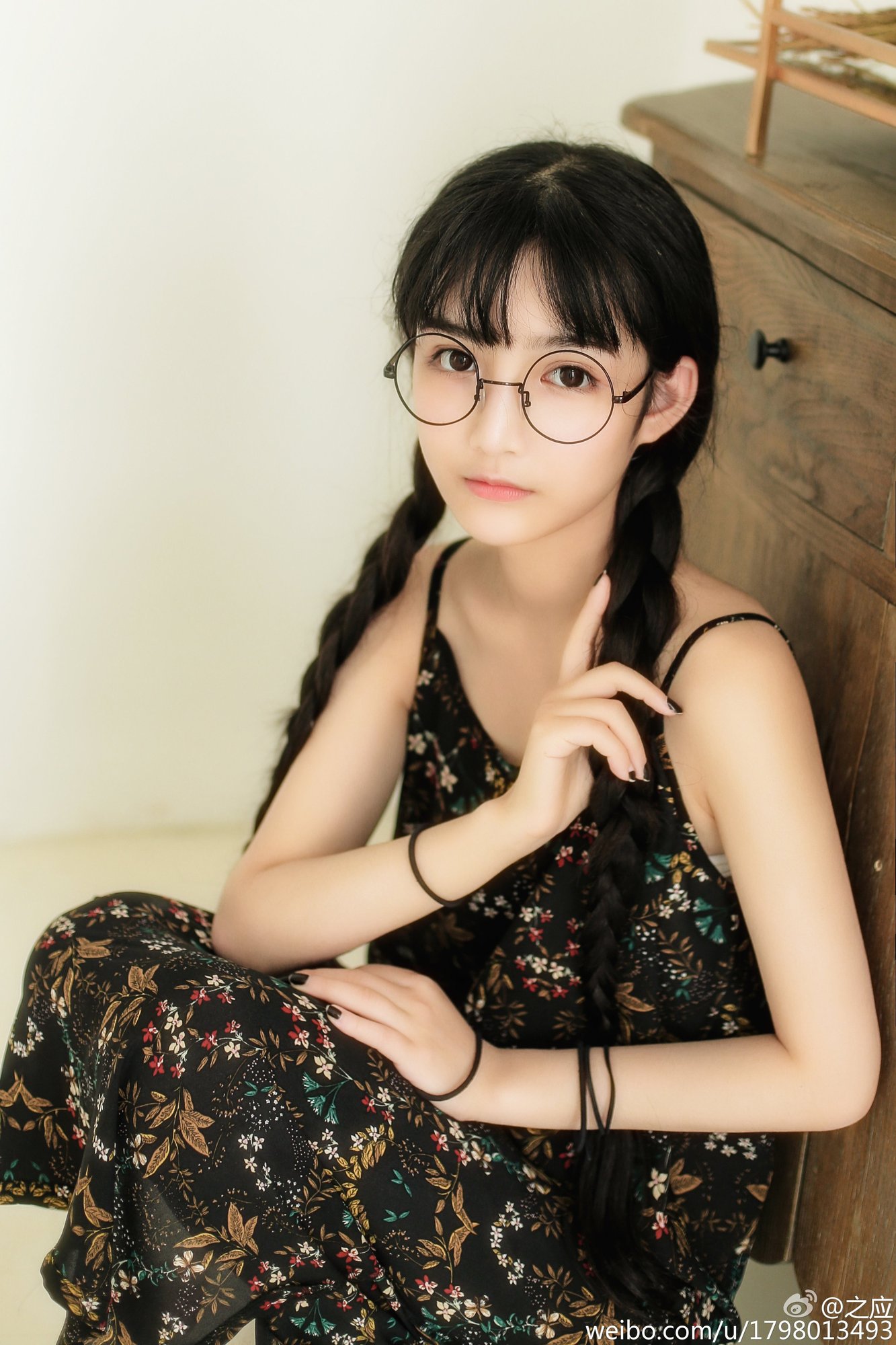 之应 萝莉妹子俏皮写真图