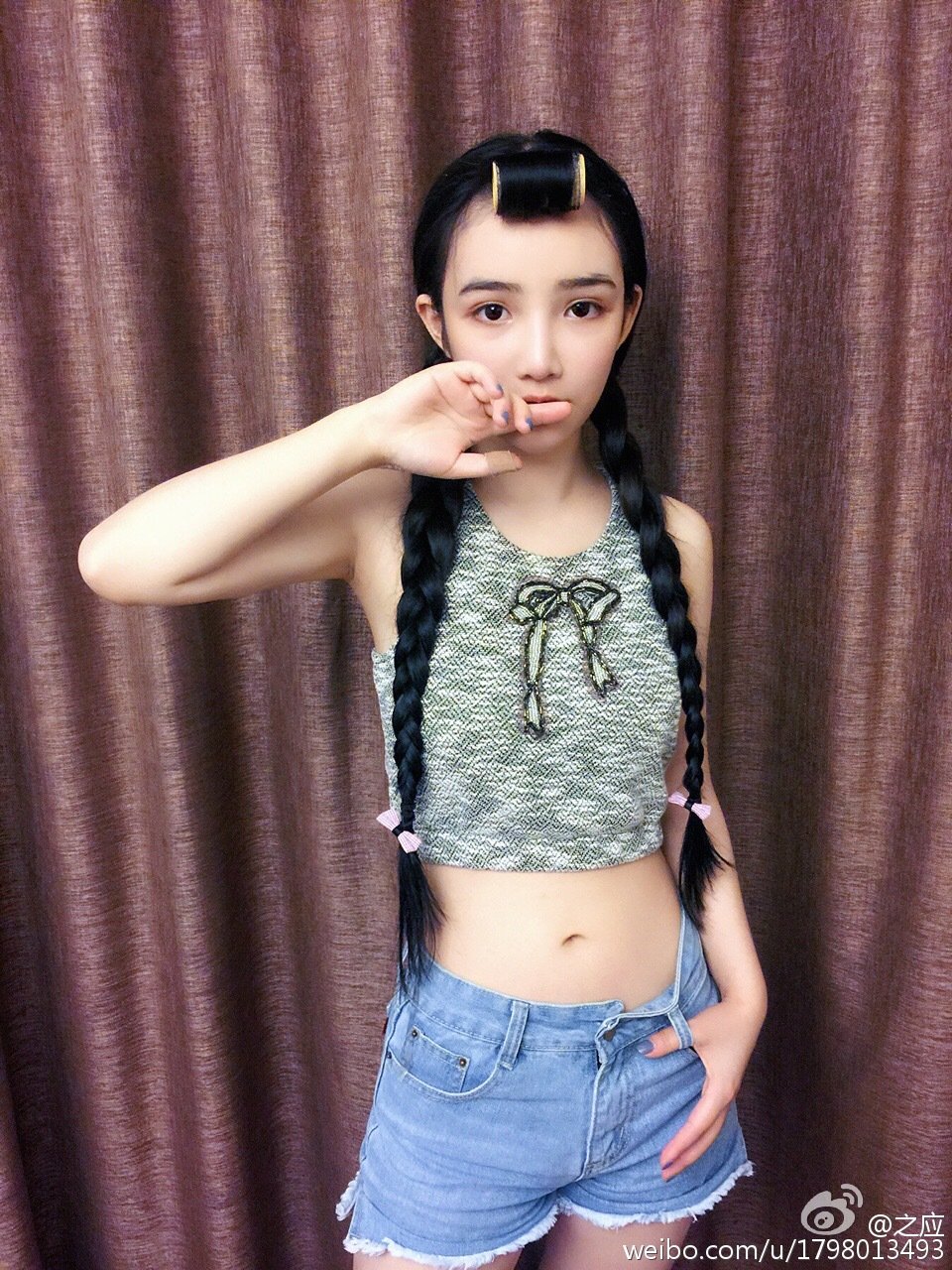 之应 萝莉妹子俏皮写真图