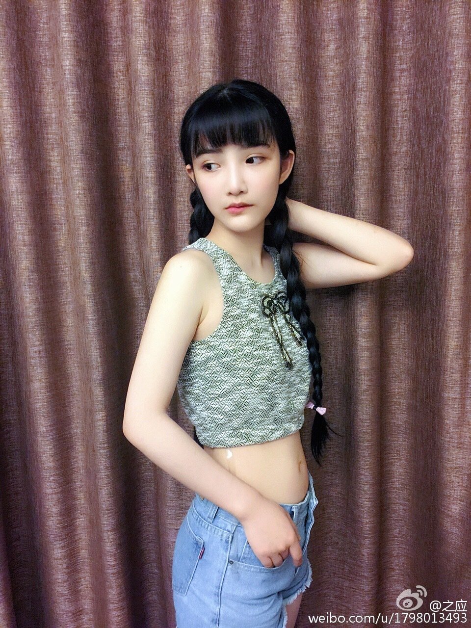 之应 萝莉妹子俏皮写真图