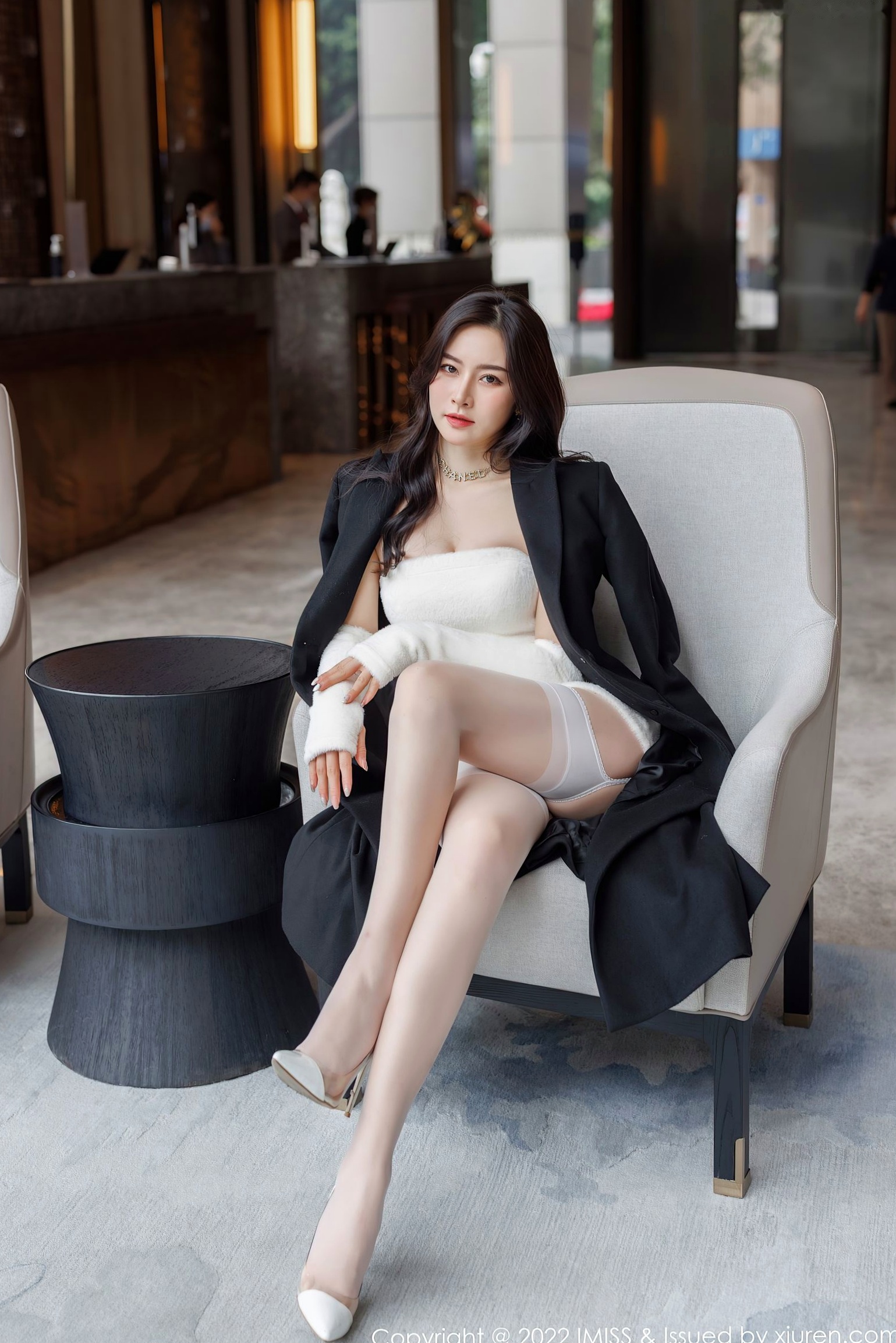 Gallery - IMiss爱蜜社 - Honey Club -671-Vanessa-纯白蕾丝内衣白丝吊带袜私房写真,居家卧室风格尽显极致性感尤物魅力爱蜜社 - Honey Club 性感内衣丝袜私房照 任育萱女神私房照_秀色女神