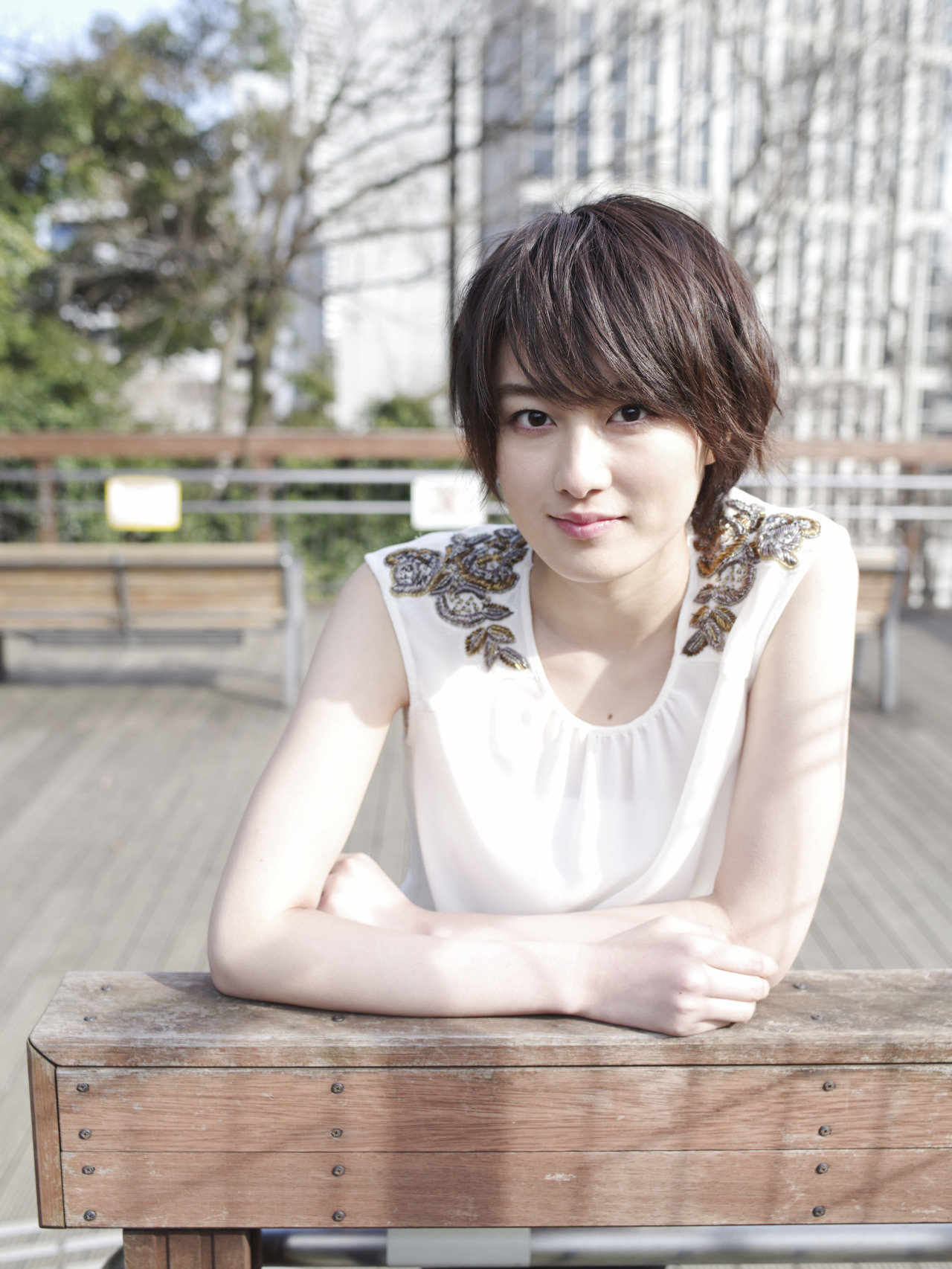 高月彩良 天然实力派女演员