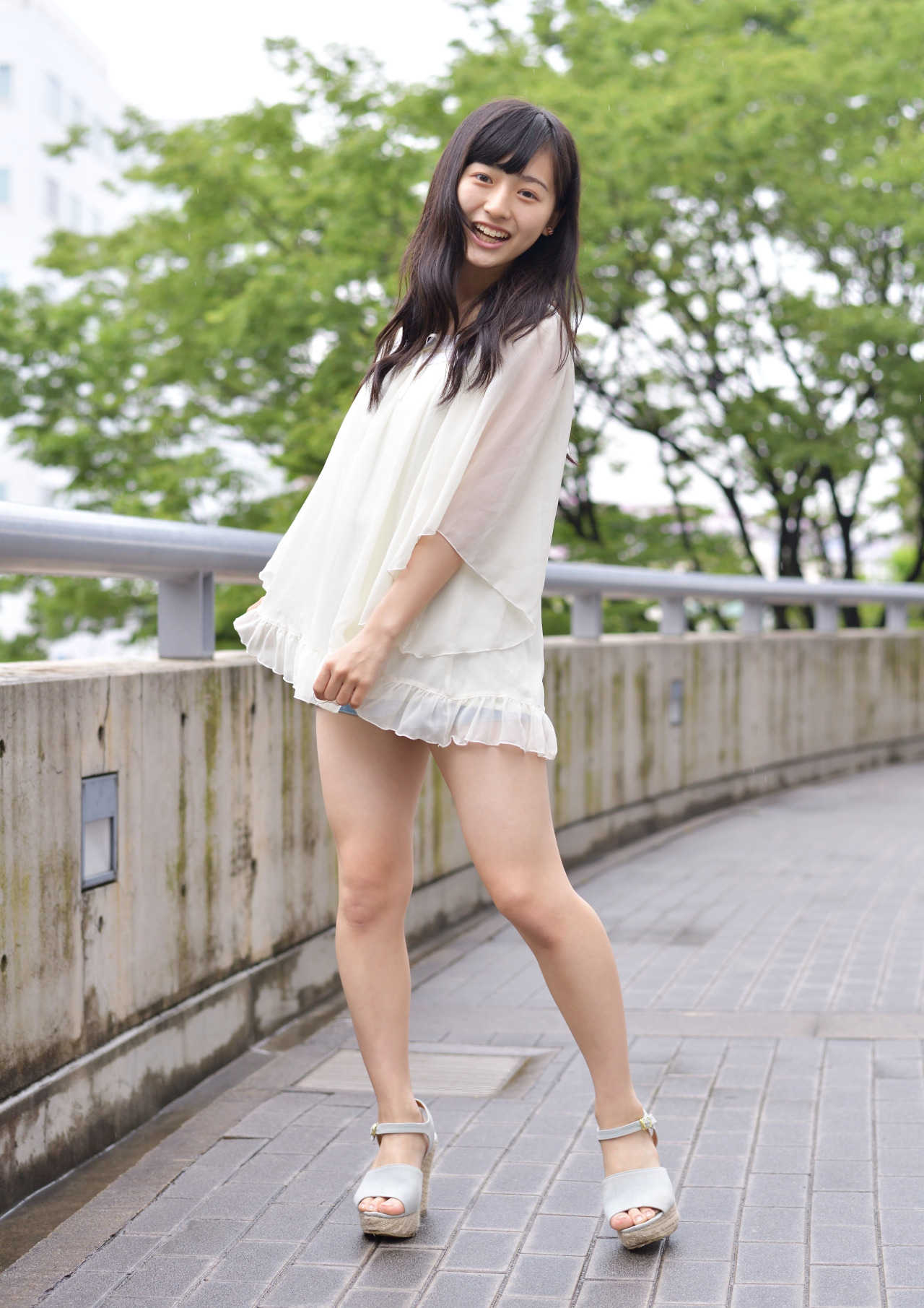 铃木茜音 首次比基尼泳装写真图