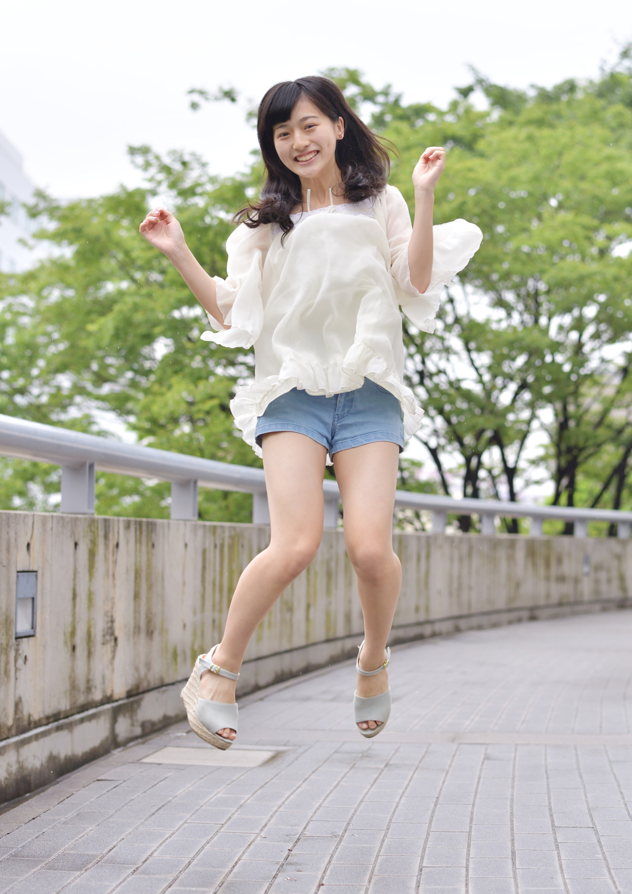 铃木茜音 首次比基尼泳装写真图