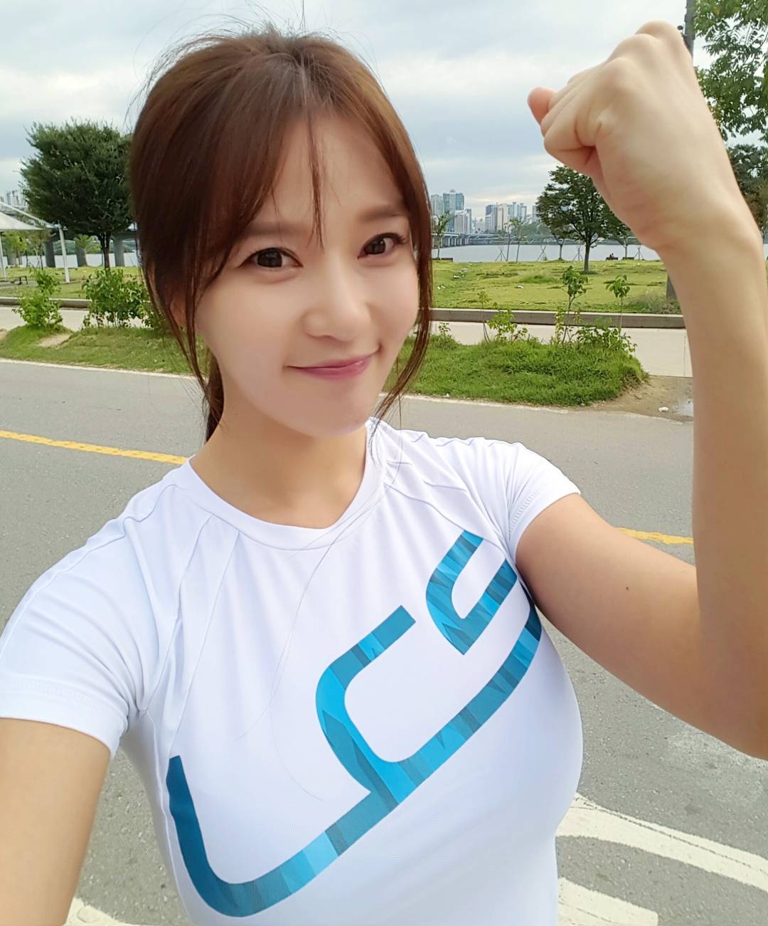 雷杨(레이양) 美貌与气质兼备的健身教练