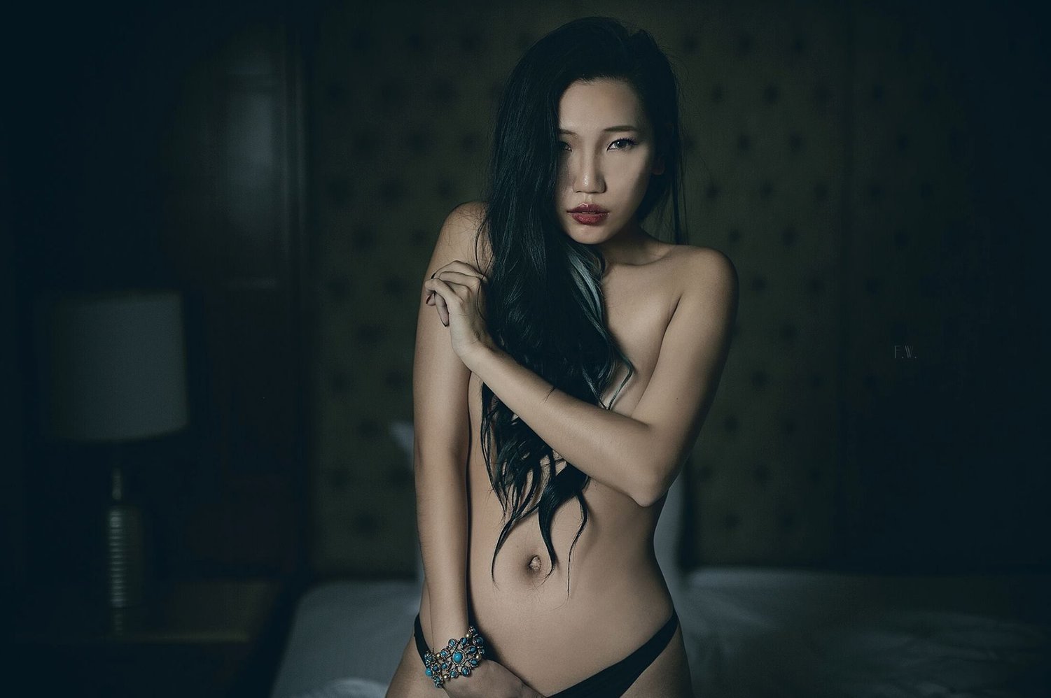 希亚Thea 凤眼艳气满分 超惹火美照