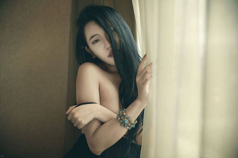 希亚Thea 凤眼艳气满分 超惹火美照