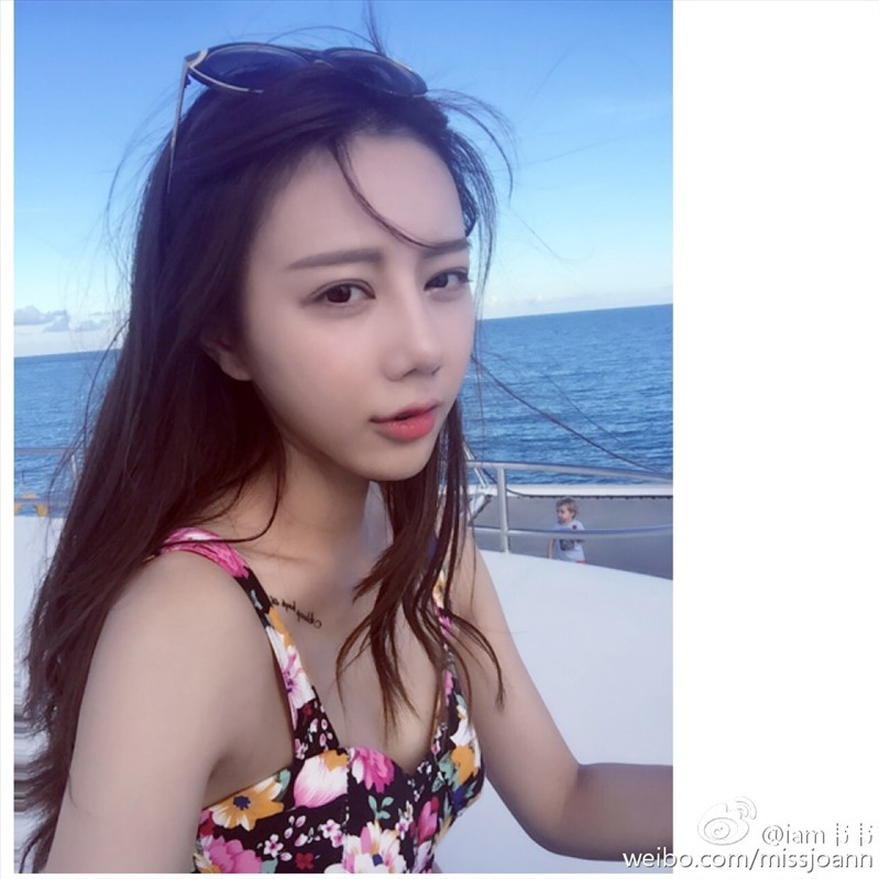 韦欣言 美女视频博主私房照诱惑写真图
