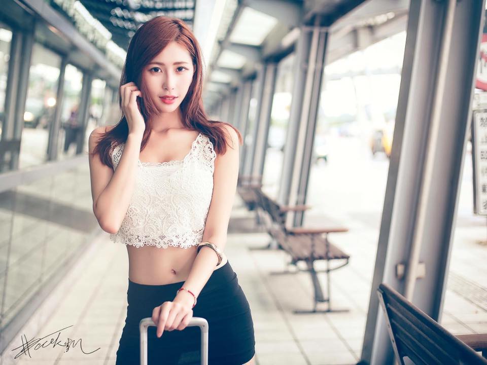 Abbie Huang 台湾美腿辣模设计师