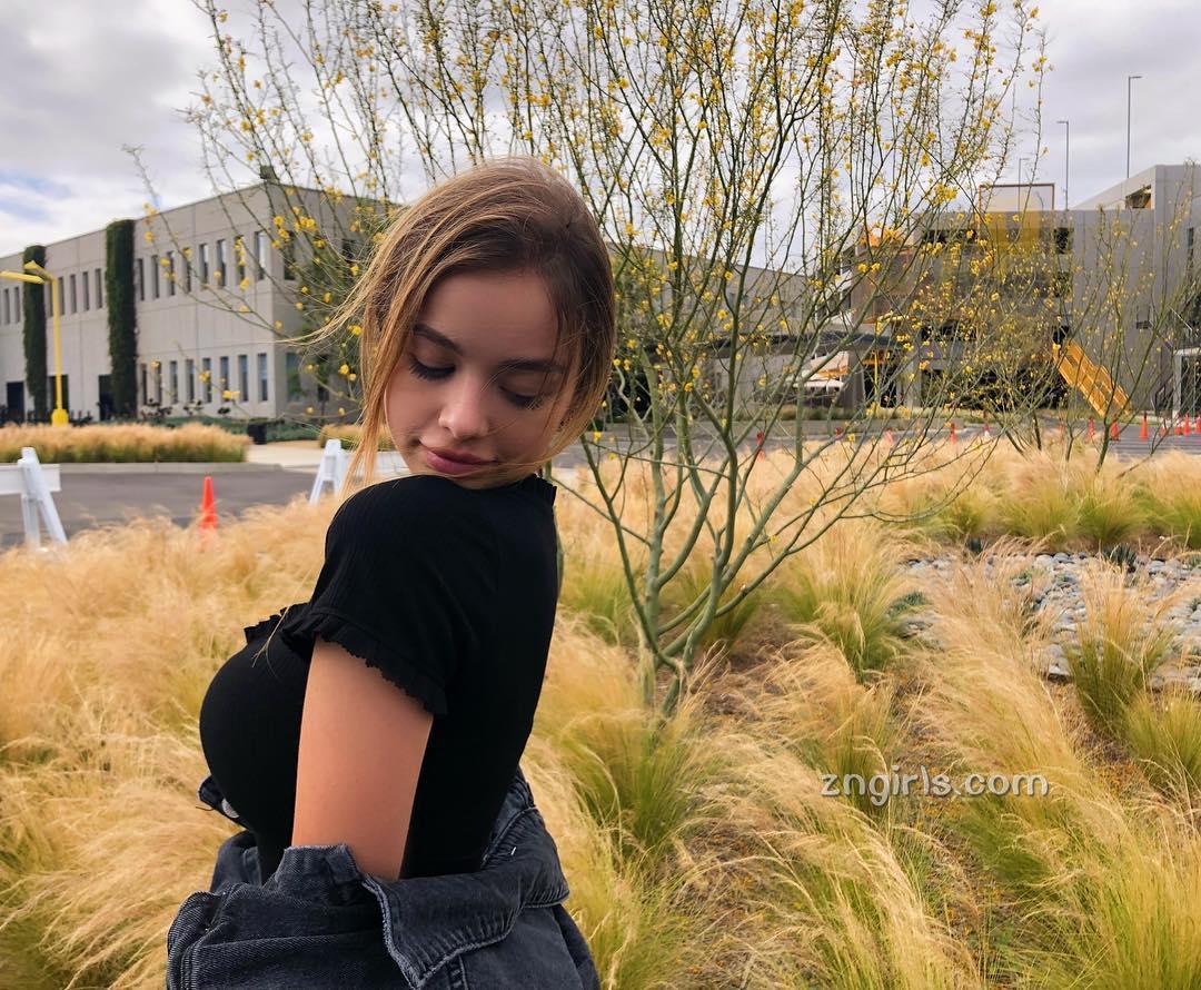 鬼妹版宇都宫Sophie Mudd,超强劲事业线晃动到头晕