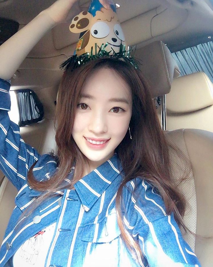 梁定原 气质瑜伽美女私房照诱惑写真图
