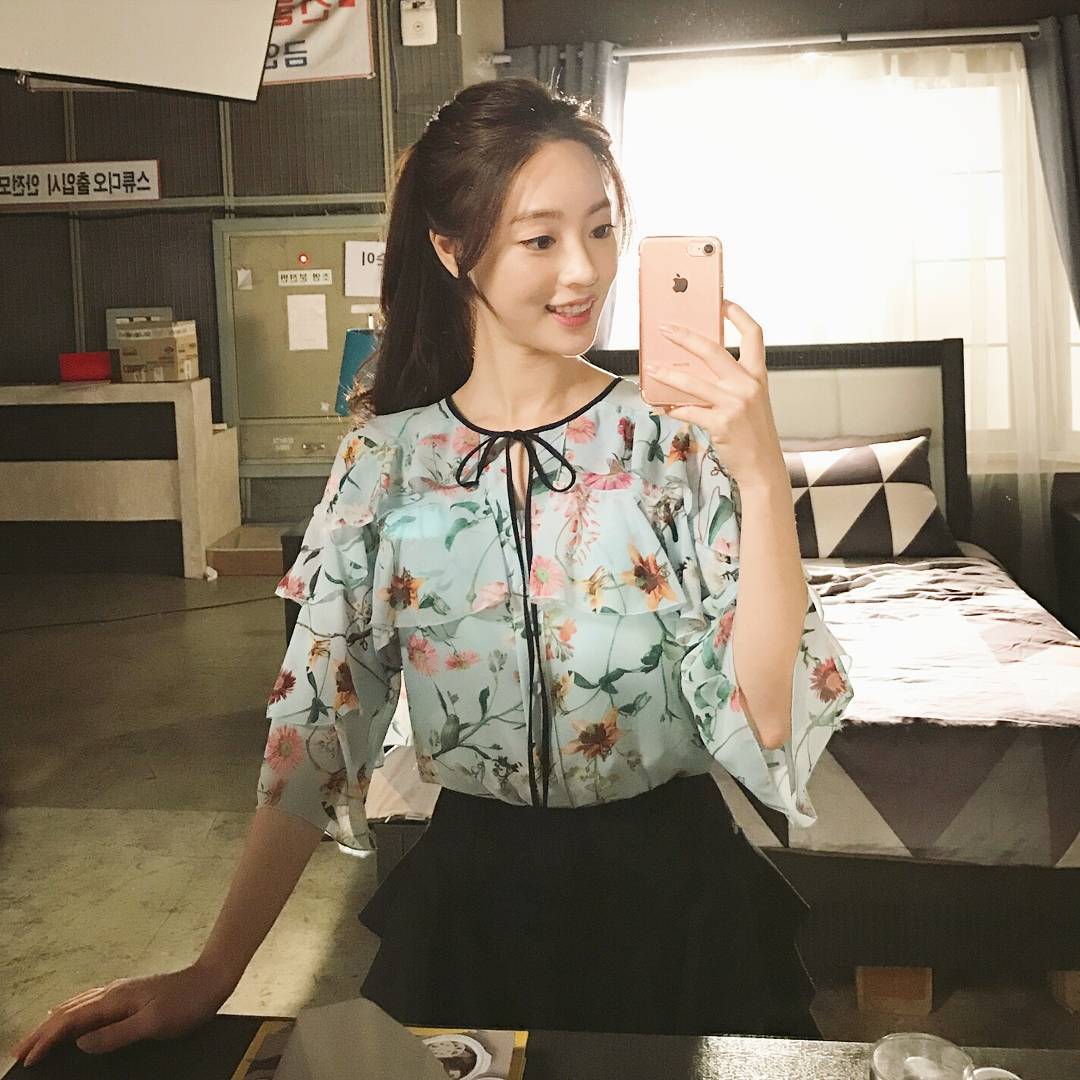 梁定原 气质瑜伽美女私房照诱惑写真图