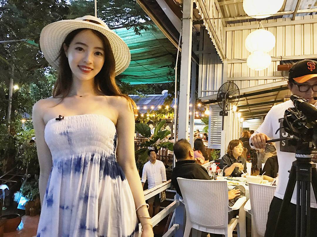 梁定原 气质瑜伽美女私房照诱惑写真图