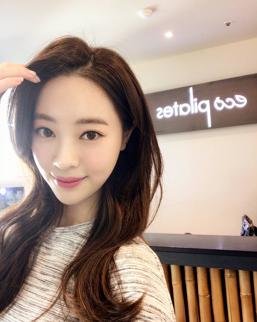 梁定原 气质瑜伽美女私房照诱惑写真图