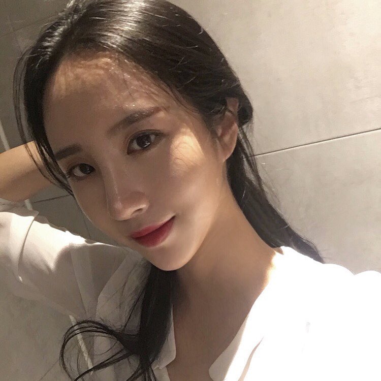 Daunni 蛇姬真人版~乌黑长发好诱人
