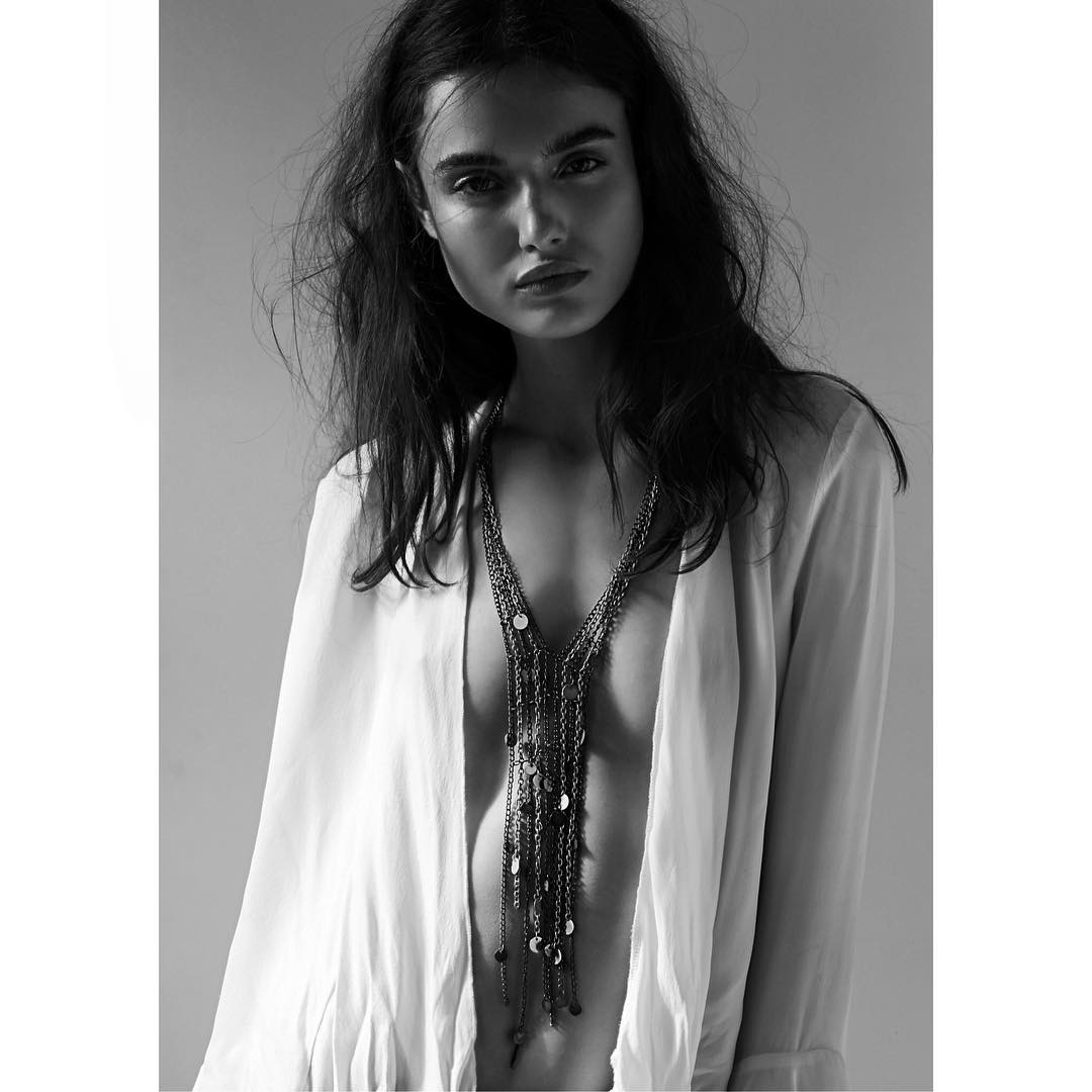 布兰卡·帕迪拉Blanca Padilla 举世无双的大长腿内衣写真图