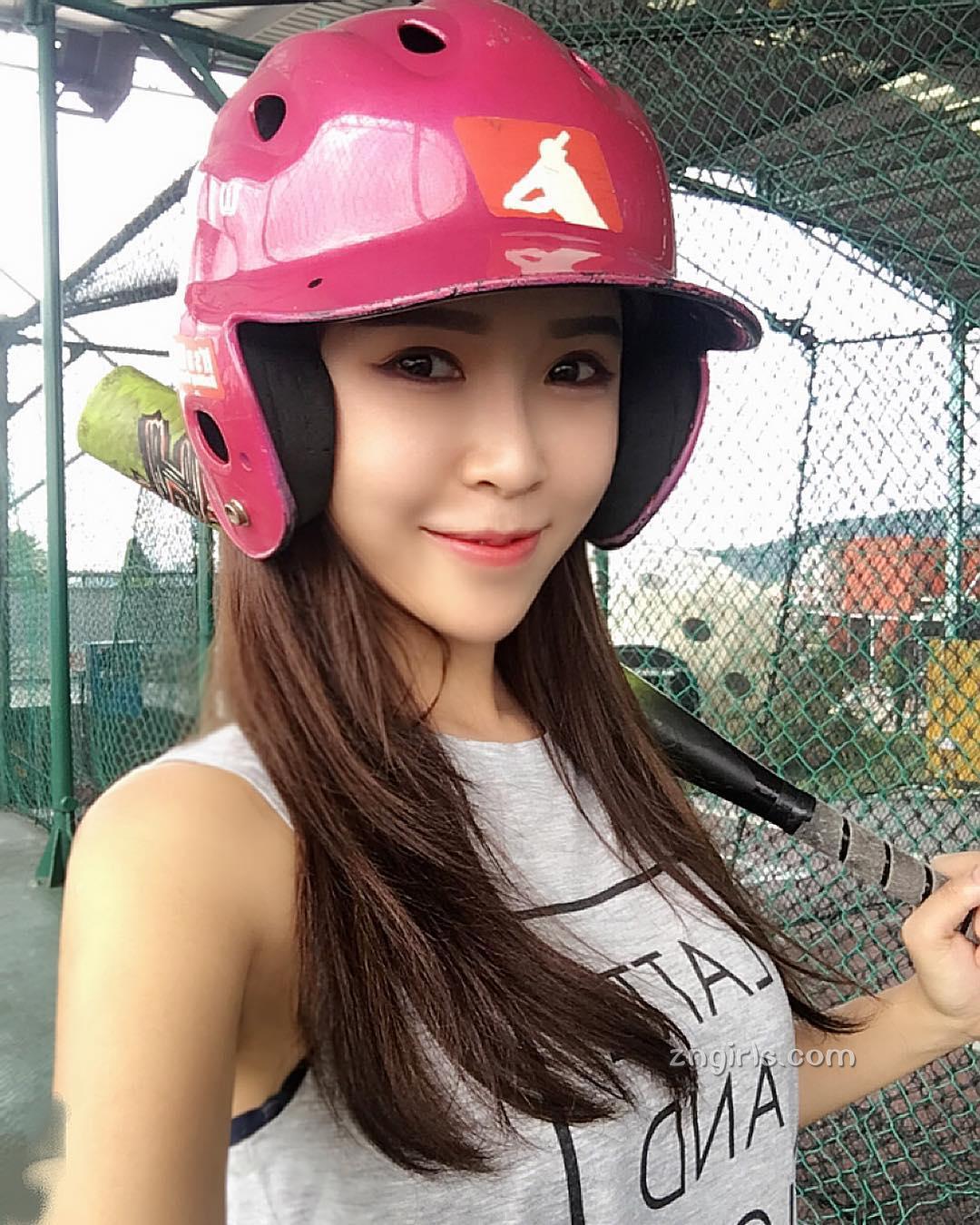 飞机杯女神Gatita Yan 性感辣照推销商品