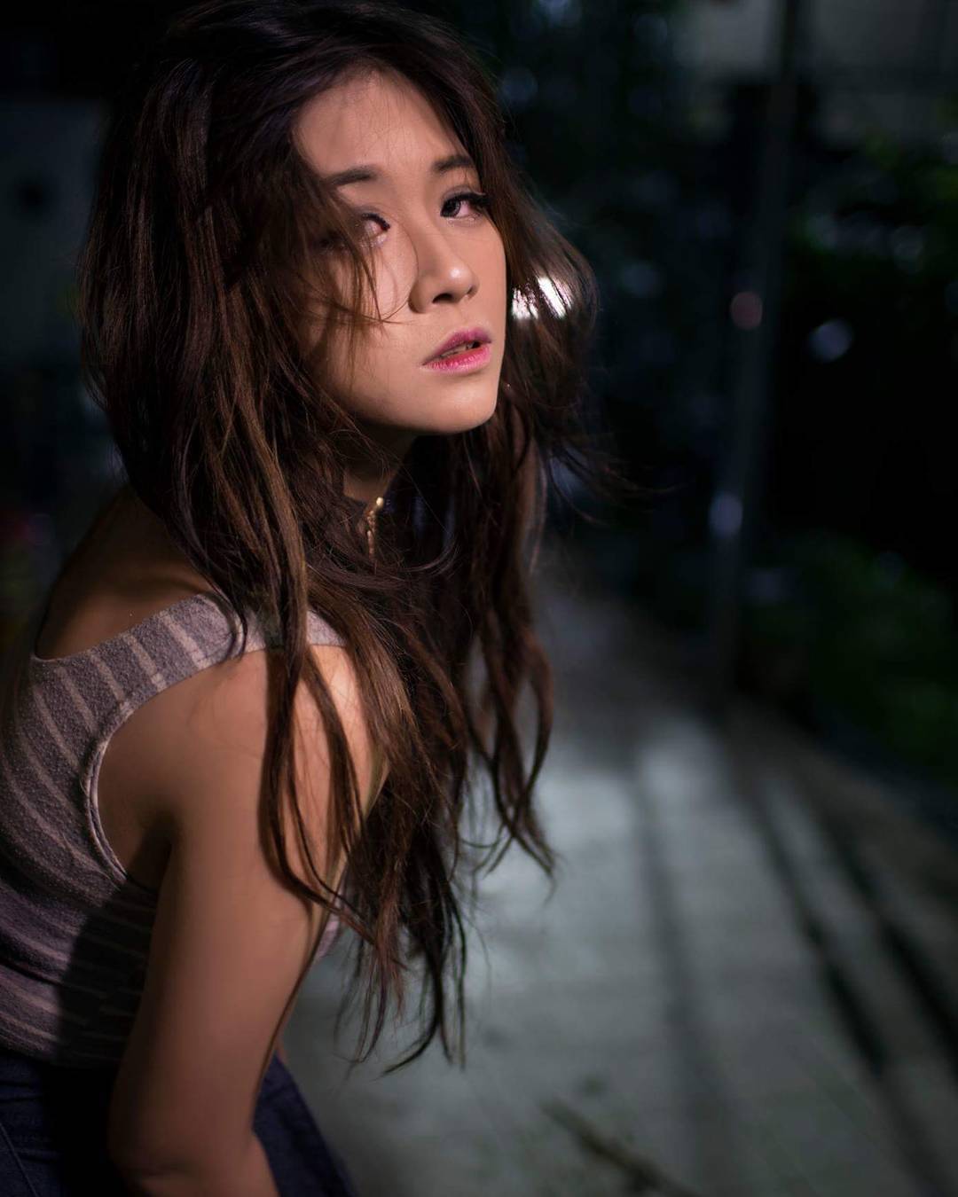 陈歕 充满忧伤感的妹子私房照诱惑写真图