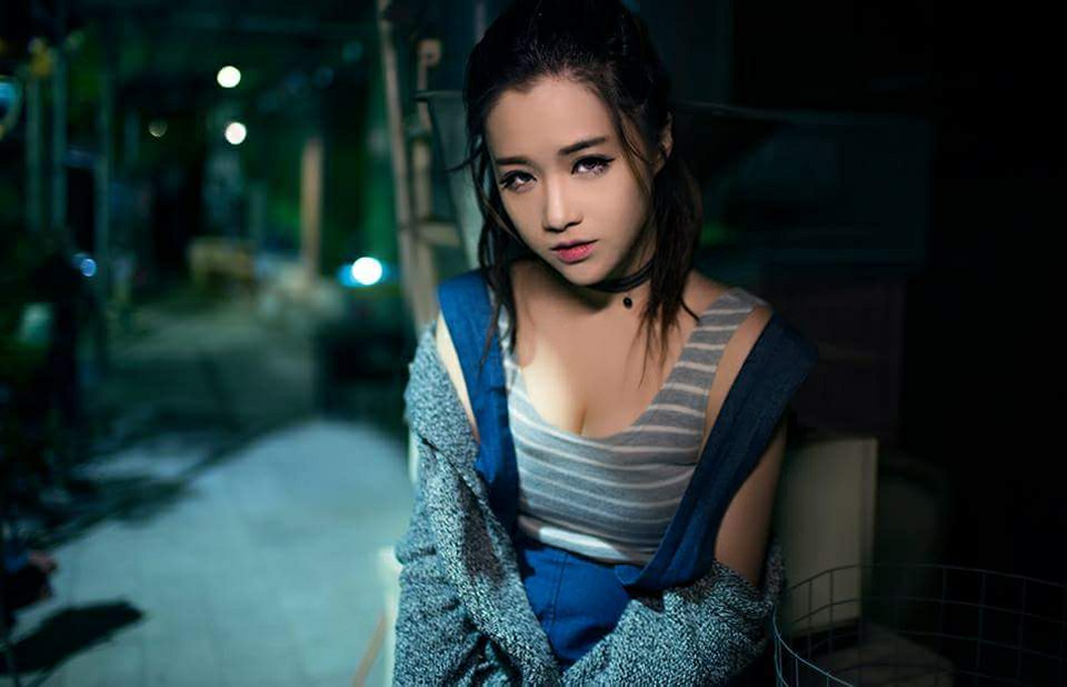陈歕 充满忧伤感的妹子私房照诱惑写真图