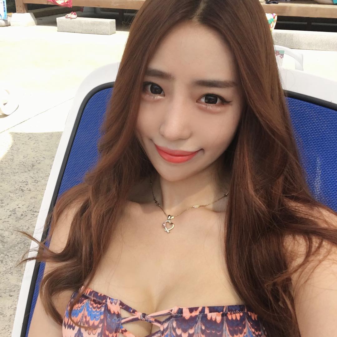 Eunjiii- 韩国极品网拍麻豆私房照