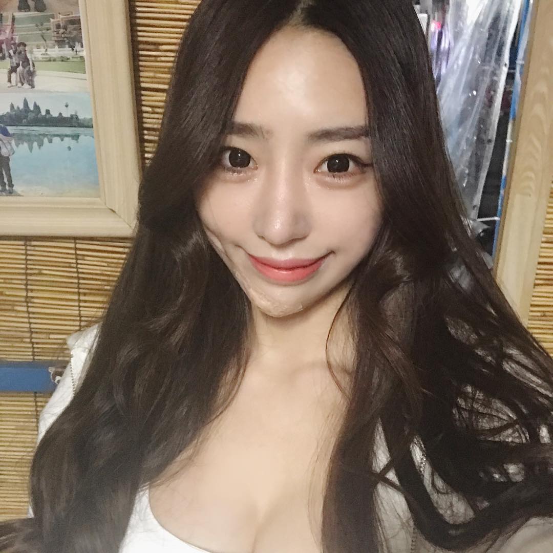 Eunjiii- 韩国极品网拍麻豆私房照